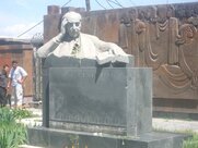 Αβεντίκ Ισαακιάν (1875-1957), Αρμένιος ποιητής