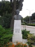 Ο Μανόλης Ανδρόνικος στις 8 Νοεμβρίου 1977 ανακαλύπτει τον τάφο του Φιλίππου Β’ της Μακεδονίας στη Βεργίνα