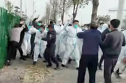 Εξέγερση εργαζομένων στο εργοστάσιο της Foxconn της Apple στην Κίνα. Τα «υγειονομικά» μέτρα για… το καλό της παραγωγής