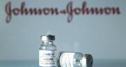 Η Johnson & Johnson κάλεσε τις άλλες εταιρείες να διερευνήσουν τους κινδύνους θρόμβωσης