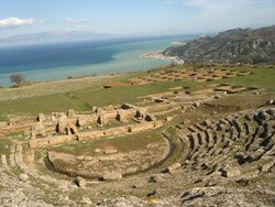 Το θέατρο της Αρχαίας Αίγειρας στο  νομό Αχαΐας