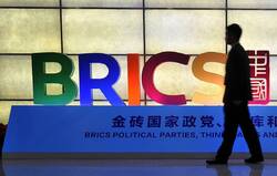 Πώς η οικονομική ανθεκτικότητα της Ρωσίας-Κίνας, BRICS ακυρώνουν τα σχέδια των ΗΠΑ