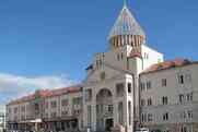 Αζερμπαϊτζάν: Κατεδάφισαν το κτίριο του κοινοβουλίου στο Ναγκόρνο Καραμπάχ