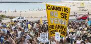 Ισπανία - Κανάριοι Νήσοι / Χιλιάδες κάτοικοι διαδηλώνουν κατά του μαζικού τουρισμού - «Άνθρωποι ζουν εδώ!»
