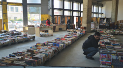 Το βιβλιοπωλείο των αστέγων αντιστέκεται στον κοινωνικό αποκλεισμό