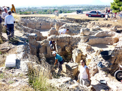Οι Ανασκαφές σε Ρωμαϊκή Έπαυλη στο Λουτράκι