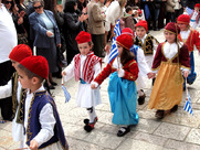 Η  παρέλαση της 25ης Μαρτίου στην Ακράτα 