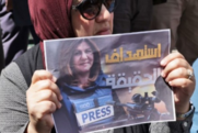 Η Shireen Abu Akleh σκοτώθηκε κάνοντας τη δουλειά της