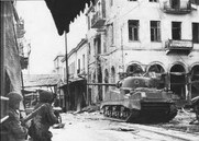 5 Δεκέμβρη 1944: Για μια ακόμα φορά ο δολοφόνος Παπανδρέου μακελεύει τον Αθηναϊκό λαό.