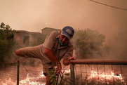 Αποστόλη ή Αστρίτ, είσαι γροθιά στον ρατσισμό και την ξενοφοβία.