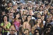 Η διαμάχη ΣΥΡΙΖΑ -ΠΑΣΟΚ έστρωσε τον δρόμο στον Μητσοτάκη: η τύχη της «δημοκρατικής παράταξης» και ο θυμός του ανώνυμου δημοκράτη