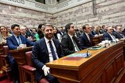 Ανω κάτω στην ΚΟ του ΠΑΣΟΚ για τα ομόφυλα ζευγάρια, με θερμό επεισόδιο μεταξύ βουλευτών