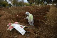 Σοκάρει πρόβλεψη γνωστού Πανεπιστημίου των ΗΠΑ για … πάνω από 12.000 νεκρούς στην Ελλάδα μέχρι τον Απρίλη!