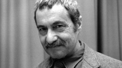 Michael Parenti: Ο Φασισμός Με Το Ριγέ Κουστούμι
