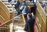 Ξεκάθαρο μήνυμα Τσίπρα σε Μητσοτάκη στην τελευταία αντιπαράθεση στη Βουλή: «Έρχεται η κάθαρση μετά τις κάλπες για τις παρακολουθήσεις»