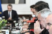 ΣΥΡΙΖΑ: Εκμεταλλεύεται το αλαλούμ στη ΝΔ για τα ομόφυλα ζευγάρια