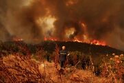 Κι όμως στον Έβρο οι φωτιά συνεχίζεται, απλά τα κανάλια … έφυγαν! Νέα εκκένωση οικισμού – «Απομακρυνθείτε προς Κομοτηνή»